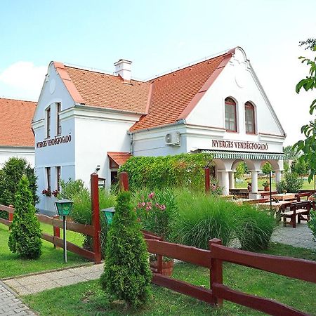 Nyerges Vendegfogado Bed and Breakfast Hegykő Exteriör bild
