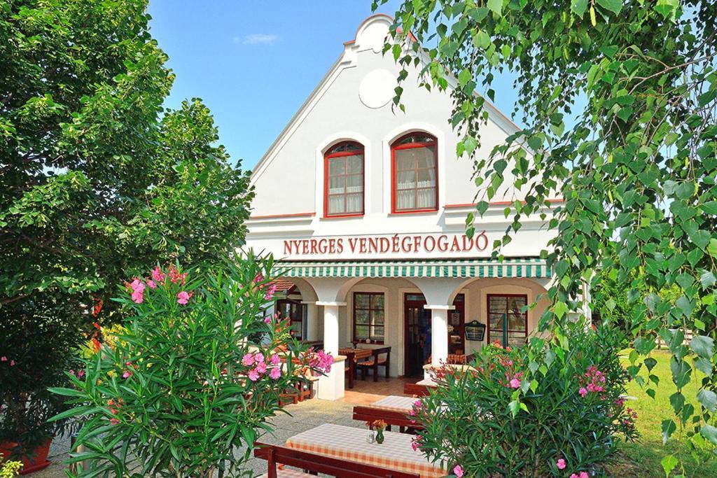 Nyerges Vendegfogado Bed and Breakfast Hegykő Exteriör bild